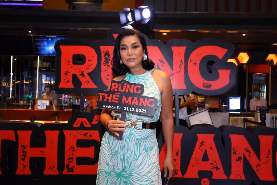 Ca sĩ Cindy Thái Tài trên thảm đỏ. Ảnh: BTC