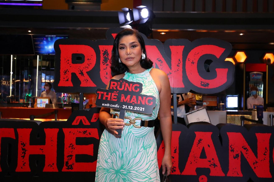 Ca sĩ Cindy Thái Tài trên thảm đỏ. Ảnh: BTC