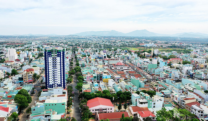 Vượt qua nhiều khó khăn, thử thách, Pleiku trở thành một thành phố trẻ năng động, sáng tạo và giàu tiềm năng phát triển kinh tế-xã hội của tỉnh Gia Lai. Ảnh: Quang Tấn Trung tâm TP. Pleiku. Ảnh: Quang Tấn
