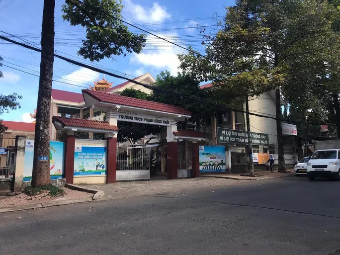 Tạm dừng tiêm vắc-xin phòng chống Covid-19 tại Trường THCS Phạm Hồng Thái - TP Buôn Ma Thuột Tạm dừng tiêm vắc-xin phòng chống Covid-19 tại Trường THCS Phạm Hồng Thái - TP Buôn Ma Thuột