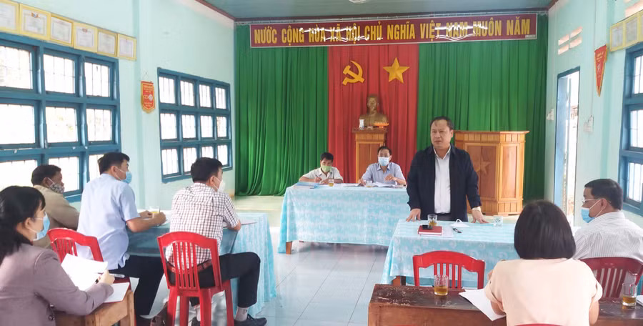 Phó Bí thư Thường trực Tỉnh ủy, Trưởng Đoàn đại biểu Quốc hội tỉnh phát biểu tại buổi sinh hoạt. Ảnh: Phương Dung