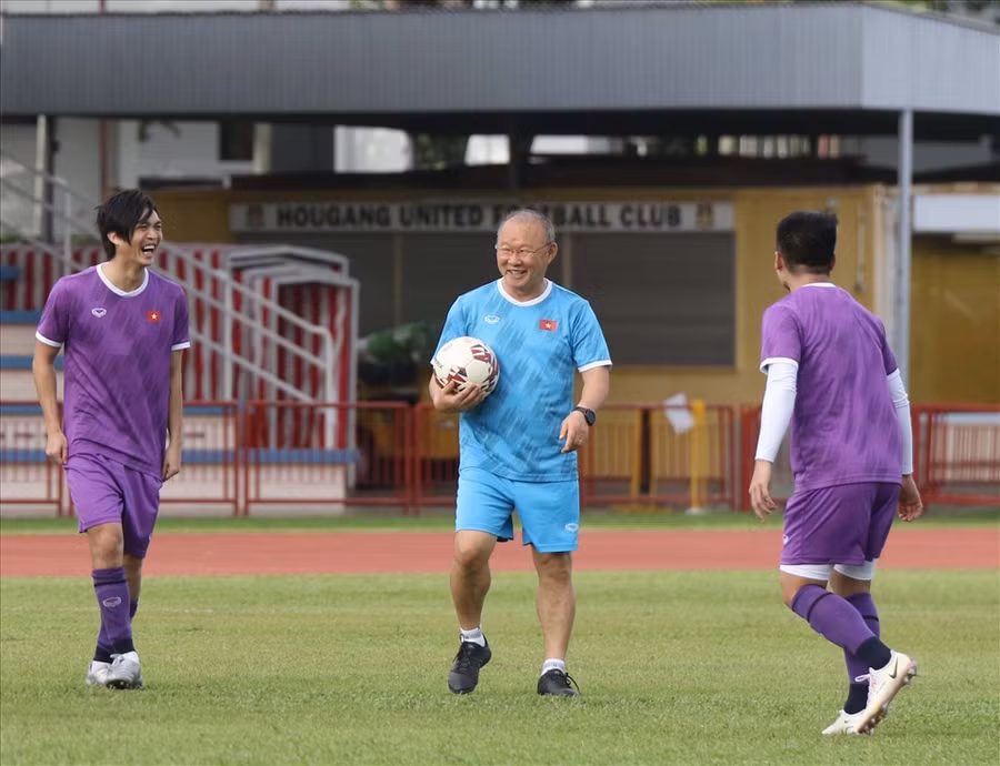 Huấn luyện viên Park Hang-seo sẽ có những tính toán kỹ lưỡng cho tuyển Việt Nam. Ảnh: VFF