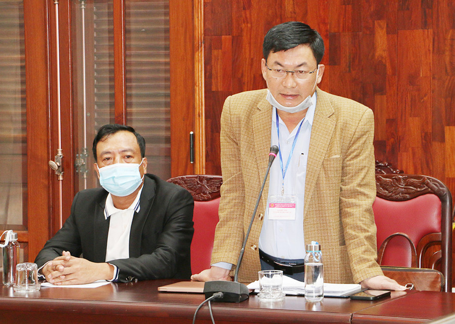 Đại biểu Huỳnh Kiên-Tổng Biên tập Báo Gia Lai, Chủ tịch Hội Nhà báo tỉnh đề nghị tỉnh quan tâm bổ sung kinh phí hoạt động cho Hội Nhà báo tỉnh. Ảnh: Tấn Thi Tổng Biên tập Báo Gia Lai, Chủ tịch Hội Nhà báo tỉnh Huỳnh Kiên đề nghị tỉnh quan tâm bổ sung kinh phí hoạt động cho Hội Nhà báo tỉnh. Ảnh: Tấn Thi