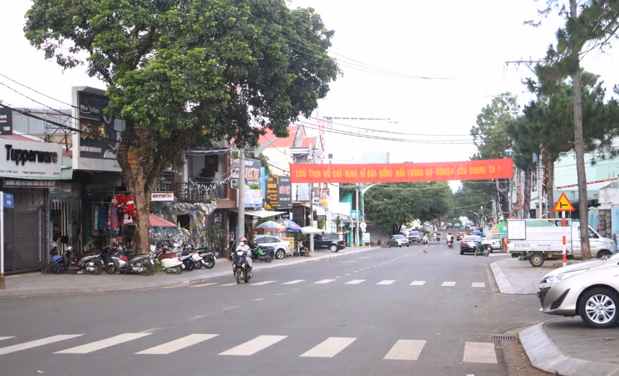 Việc học tập và làm theo Bác đã tạo sự chuyển biến mạnh mẽ trong nhận thức, hành động của mỗi cán bộ, đảng viên và Nhân dân