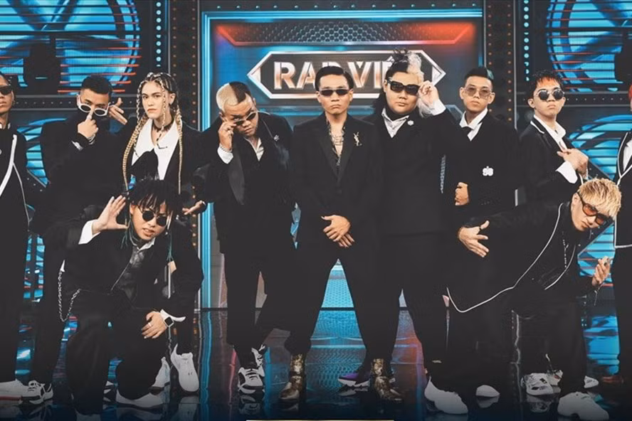 Đội huấn luyện viên Wowy tại Rap Việt mùa 2. Ảnh: NSX.