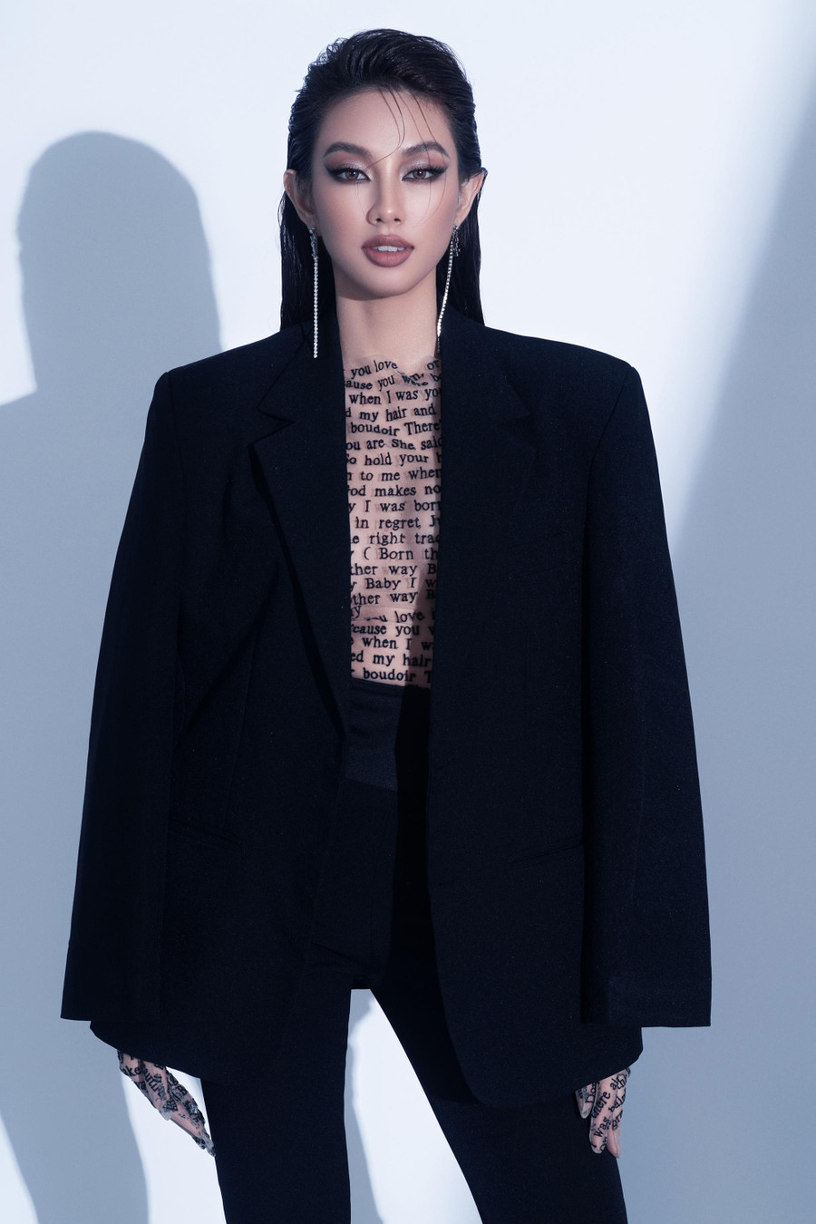 Sau khi đăng quang Miss Grand International 2021, Thùy Tiên nhận được nhiều sự quan tâm của truyền thông quốc tế, đặc biệt là Hàn Quốc. Những tờ báo uy tín của đất nước này đều dành lời khen cho nhan sắc và những nỗ lực của cô trong suốt quá trình tham gia cuộc thi. Ảnh: Milor Tran