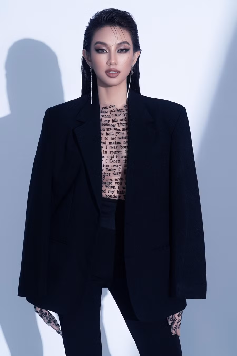 Sau khi đăng quang Miss Grand International 2021, Thùy Tiên nhận được nhiều sự quan tâm của truyền thông quốc tế, đặc biệt là Hàn Quốc. Những tờ báo uy tín của đất nước này đều dành lời khen cho nhan sắc và những nỗ lực của cô trong suốt quá trình tham gia cuộc thi. Ảnh: Milor Tran