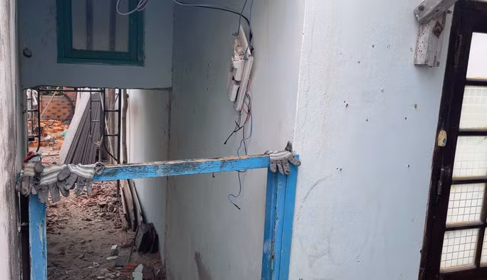 Căn nhà đang thi công nhìn từ phía sau Căn nhà đang thi công nhìn từ phía sau