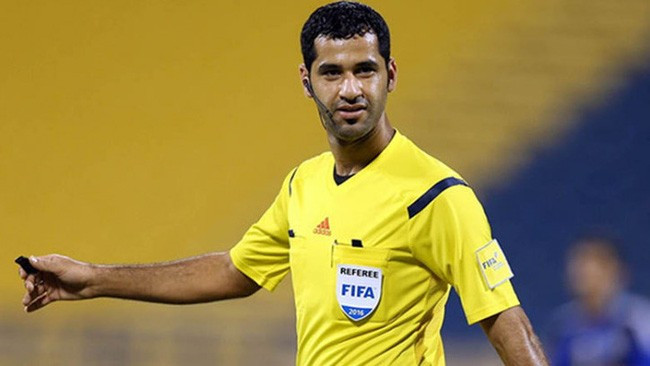 Trọng tài Al-Adba Saoud Ali sẽ không bắt thêm trận đấu nào ở AFF Cup 2020.