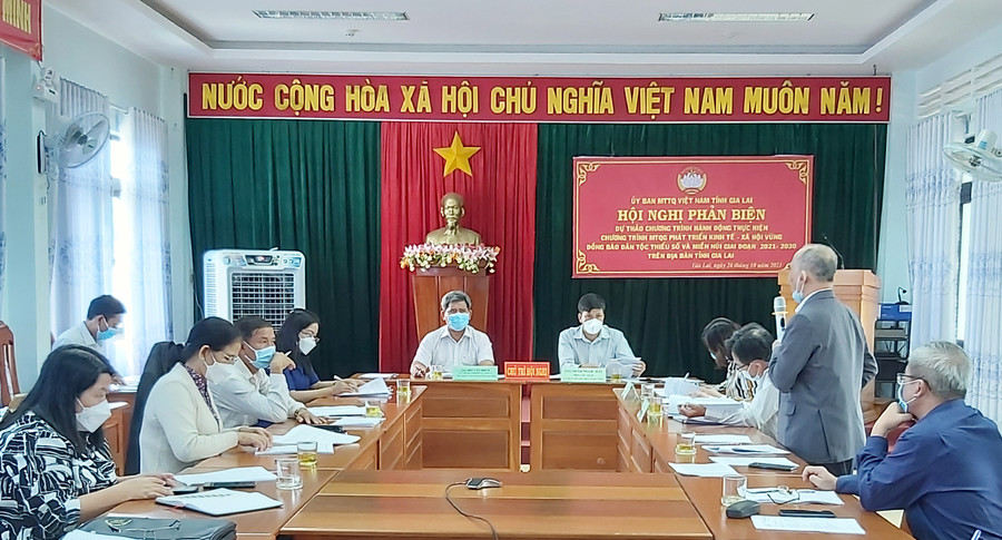 Quang cảnh Hội nghị phản biện dự thảo chương trình hành động thực hiện chương trình MTTQ phát triển kinh tế-xã hội vùng đồng bào dân tộc thiểu số và miền núi giai đoạn 2021-2030 trên địa bàn tỉnh. Ảnh: Ngọc Anh Quang cảnh Hội nghị phản biện dự thảo chương trình hành động thực hiện chương trình MTTQ phát triển kinh tế-xã hội vùng đồng bào dân tộc thiểu số và miền núi giai đoạn 2021-2030 trên địa bàn tỉnh. Ảnh: Ngọc Anh