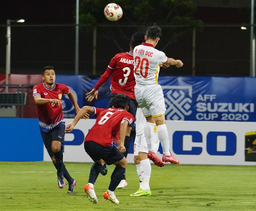 Sức bật của Phan Văn Đức giúp ghi bàn 2-0 cho tuyển Việt Nam. Ảnh: VFF