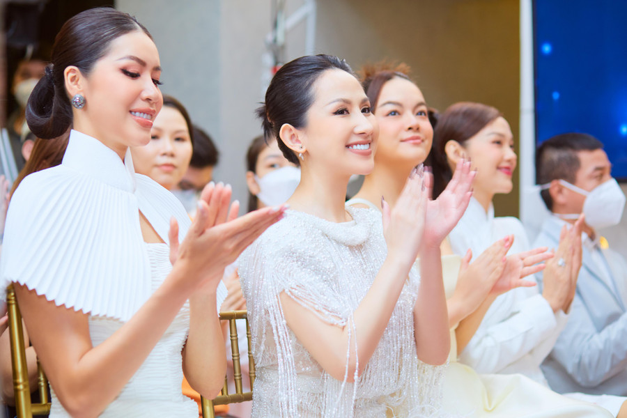 Người đẹp Trâm Nguyễn cho biết sự kiện lần này là cột mốc đánh dấu cho bước phát triển mới của thương hiệu clinic mà cô đã gây dựng trong suốt 9 năm qua tại Sài Gòn. Cô vô cùng hạnh phúc khi được dàn sao V-biz đến chung vui và cùng nhau chia sẻ những bí quyết làm đẹp để giữ gìn nhan sắc.