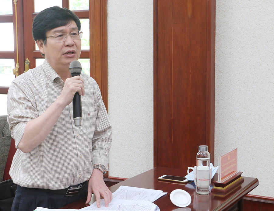 Trưởng ban Tổ chức Tỉnh ủy Huỳnh Quang Thái tham gia thảo luận tại tổ. Ảnh: Tấn Thi