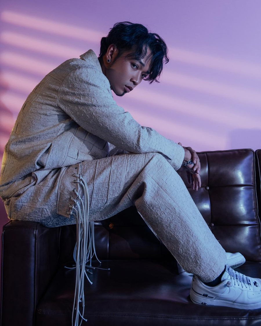 Bước sang tuổi mới, Hoàng Phi mong bản thân có sức khỏe, bình an và luôn được mọi người yêu thương. Hơn hết, nam diễn viên luôn cố gắng phấn đấu, lắng nghe sự góp ý của khán giả để ngày một hoàn thiện bản thân. Tiết lộ về kế hoạch sắp tới, Hoàng Phi cho biết anh sẽ đảm nhận vai trò MC trong chương trình Rock Việt. Ảnh: NVCC Bước sang tuổi mới, Hoàng Phi mong bản thân có sức khỏe, bình an và luôn được mọi người yêu thương. Hơn hết, nam diễn viên luôn cố gắng phấn đấu, lắng nghe sự góp ý của khán giả để ngày một hoàn thiện bản thân. Tiết lộ về kế hoạch sắp tới, Hoàng Phi cho biết anh sẽ đảm nhận vai trò MC trong chương trình Rock Việt. Ảnh: NVCC