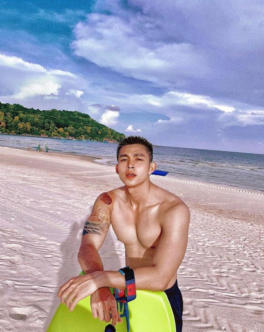 Body săn chắc của Jun Phạm ở tuổi 32. Ảnh: Instagram NV