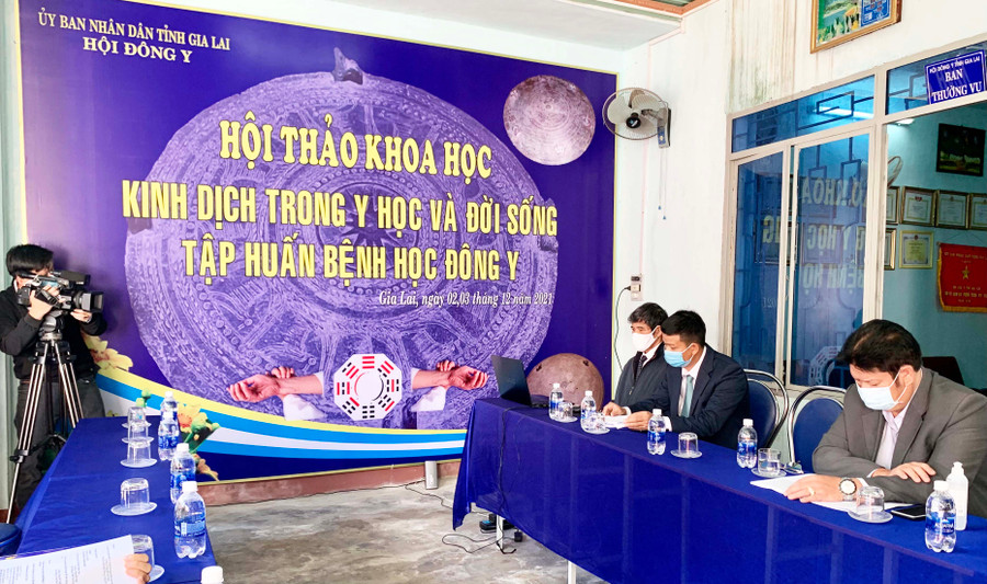 Quang cảnh Hội thảo Khoa học trực tuyến tại điểm cầu Hội Đông y tỉnh Gia Lai. Ảnh: Như Nguyện