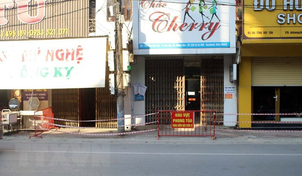 Phỏng tỏa một cụm dân cư tại thành phố Thanh Hóa để phòng dịch COVID-19. (Ảnh: Nguyễn Nam/TTXVN) Phỏng tỏa một cụm dân cư tại thành phố Thanh Hóa để phòng dịch COVID-19. (Ảnh: Nguyễn Nam/TTXVN)