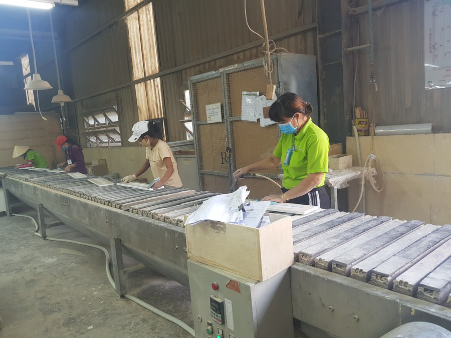 Xuất khẩu gỗ lập kỷ lục, riêng thị trường Mỹ đạt 9,1 tỷ USD. Trong ảnh: Dây chuyền chế biến gỗ của Công ty Lâm Việt (Bình Dương). Ảnh: P.V Xuất khẩu gỗ lập kỷ lục, riêng thị trường Mỹ đạt 9,1 tỷ USD. Trong ảnh: Dây chuyền chế biến gỗ của Công ty Lâm Việt (Bình Dương). Ảnh: P.V