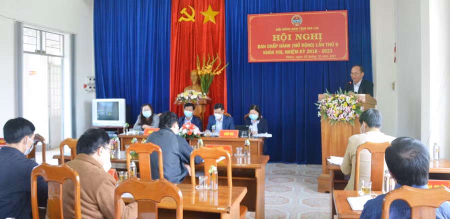  Đồng chí Rah Lan Chung-Phó Bí thư Tỉnh ủy kiêm Trưởng ban Nội chính Tỉnh ủy đã tới chỉ đạo Hội nghị. Ảnh: Hoàng Cư