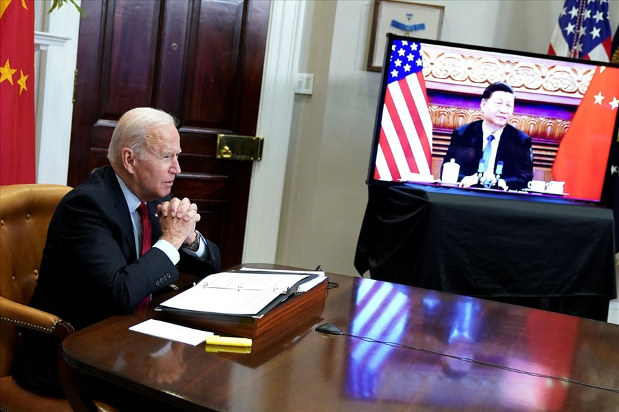 Tổng thống Joe Biden hội đàm trực tuyến với Chủ tịch Trung Quốc Tập Cận Bình. Ảnh: AFP Tổng thống Joe Biden hội đàm trực tuyến với Chủ tịch Trung Quốc Tập Cận Bình. Ảnh: AFP