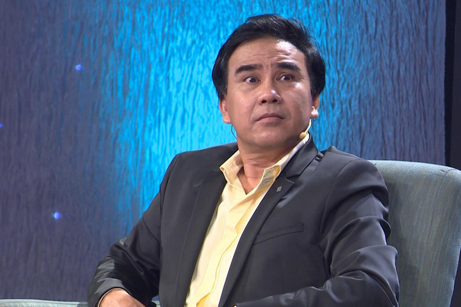 Quyền Linh bồi hồi nhớ về quá khứ khó khăn của mình khi mới vào nghề. Ảnh: BTC