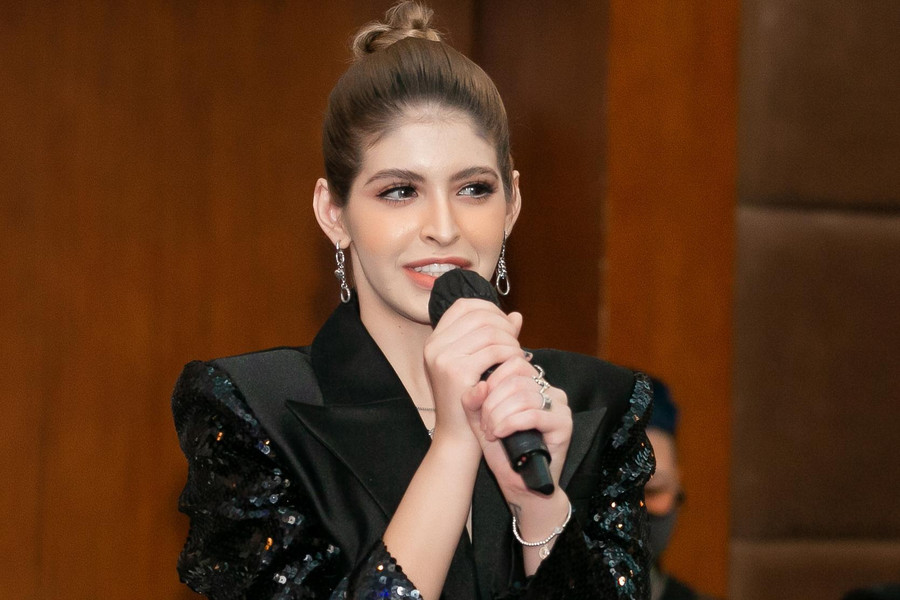 Sau một thời gian yên ắng và gần như không có hoạt động nào nổi bật, người mẫu Andrea bất ngờ trở lại trong một chương trình truyền hình thực tế. Trong buổi họp báo, cô chia sẻ bản thân được Mai Ngô rủ rê và đã chăm chỉ tập boxing để có thể tự tin bước lên sàn đấu. Ảnh: BTC