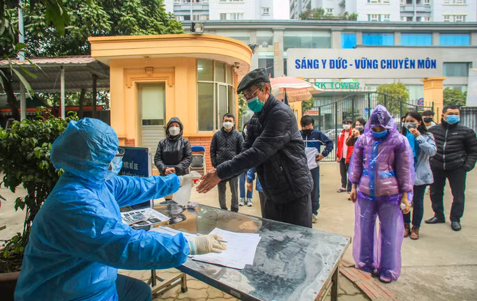 Dịch Covid-19 diễn biến phức tạp ở Hà Nội - Ảnh: HUY THANH