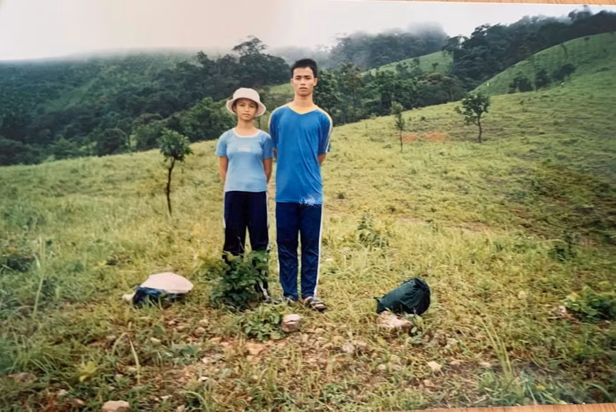 Cô gái nhỏ chăn bò “khét tiếng” ở ngôi làng bé xíu có tên là H’Ra (tỉnh Gia Lai) ngày nào giờ đã trở thành MC song ngữ Thanh Giang nổi tiếng. Ảnh: NVCC