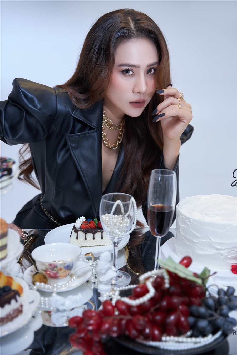 Được biết, Tết này cô sẽ ra mắt phim với tên gọi “Tết này có chồng” quy tụ đông đảo dàn sao showbiz Việt như: Thanh Hằng, Phi Thanh Vân, Lê Giang, Hồ Quang Hiếu, Nam Anh, Khương Dừa… Ảnh: NVCC