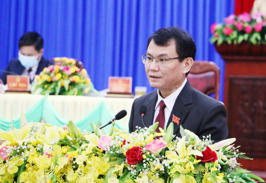 Chủ tịch HĐND TP. Pleiku Trịnh Duy Thuân phát biểu tại kỳ họp. Ảnh: Quang Tấn