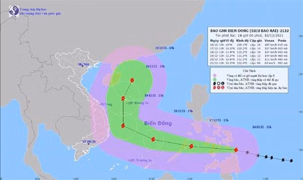 Đường đi của siêu bão Rai trên biển Đông. (Ảnh: TTXVN)