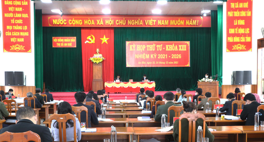 Quang cảnh kỳ họp. Ảnh Ngọc Minh..