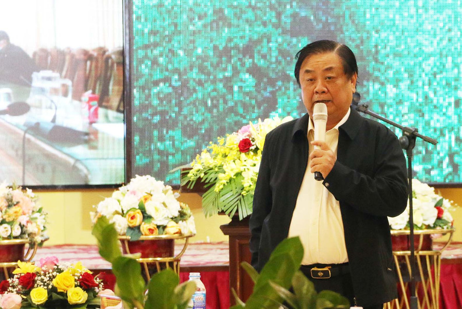 Theo Bộ trưởng Bộ Nông nghiệp và PTNT Lê Minh Hoan, ngành hàng cà phê muốn đi xa phải đi cùng nhau. Ảnh: Lê Nam Theo Bộ trưởng Bộ Nông nghiệp và PTNT Lê Minh Hoan, ngành hàng cà phê muốn đi xa phải đi cùng nhau. Ảnh: Lê Nam