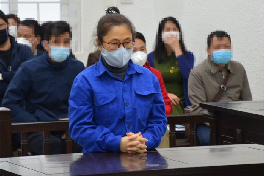 Bị cáo Giang tại phiên toà xét xử vụ lừa đảo chiếm đoạt tài sản chiều 7.12. Ảnh: V.D