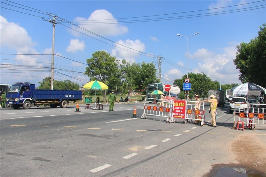  Chốt kiểm dịch của Đà Nẵng ở Quốc lộ 1A. Ảnh: Thanh Chung