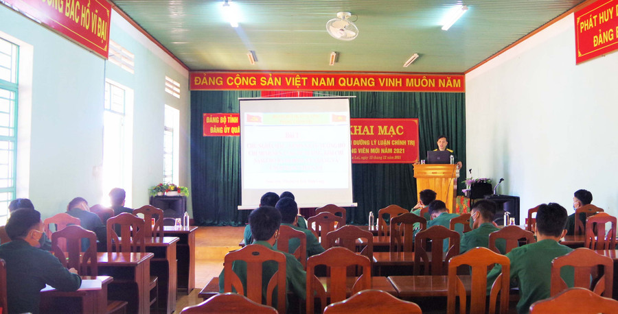Quanh cảnh lớp học. Ảnh: Huy Bắc
