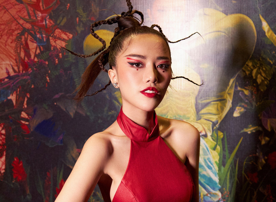 Phùng Khánh Linh cho thấy mình là một nghệ sĩ nhiều tiềm năng của Vbiz. Ảnh: NVCC