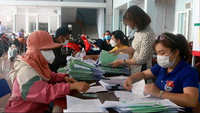 Người lao động tìm việc làm tại Trung tâm Dịch vụ việc làm tỉnh Đắk Lắk. Ảnh: Cao Nguyên