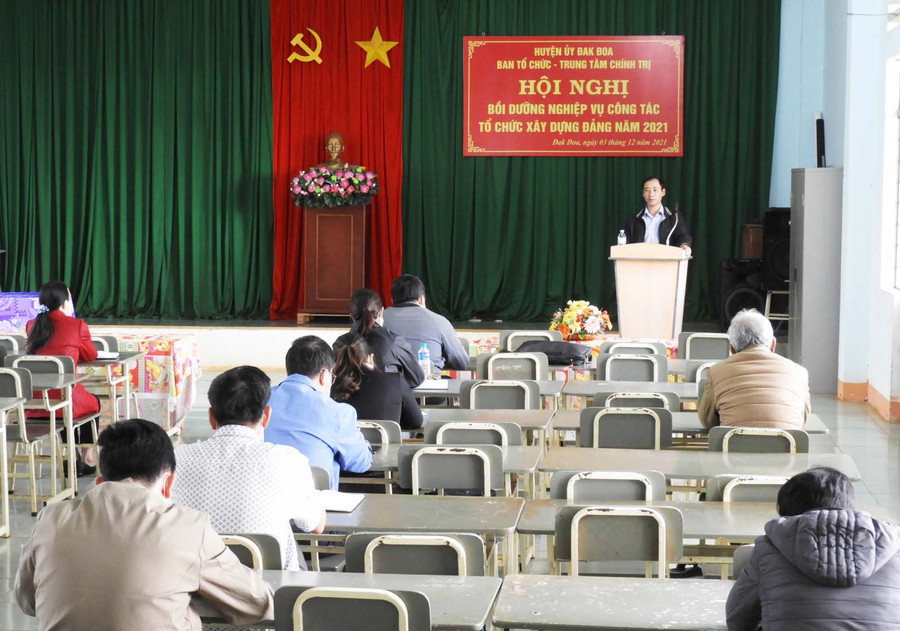 Quang cảnh hội nghị bồi dưỡng nghiệp vụ công tác tổ chức xây dựng Đảng. Ảnh: Thanh Nhật Quang cảnh hội nghị tập huấn nghiệp vụ công tác tổ chức - xây dựng Đảng. Ảnh: Thanh Nhật
