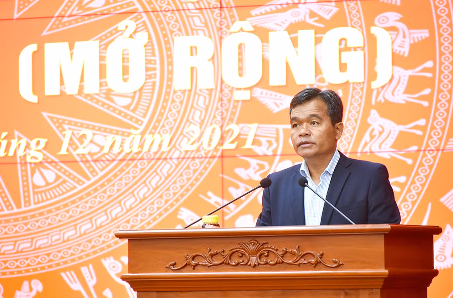 Bí thư Tỉnh ủy Hồ Văn Niên phát biểu khai mạc hội nghị. Ảnh: Đức Thụy Bí thư Tỉnh ủy Hồ Văn Niên phát biểu khai mạc hội nghị. Ảnh: Đức Thụy