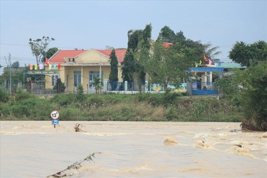 Mùa mưa lũ năm 2021 đã gây thiệt hại nặng nề cho tỉnh Đắk Lắk. Ảnh: B.T Mùa mưa lũ năm 2021 đã gây thiệt hại nặng nề cho tỉnh Đắk Lắk. Ảnh: B.T