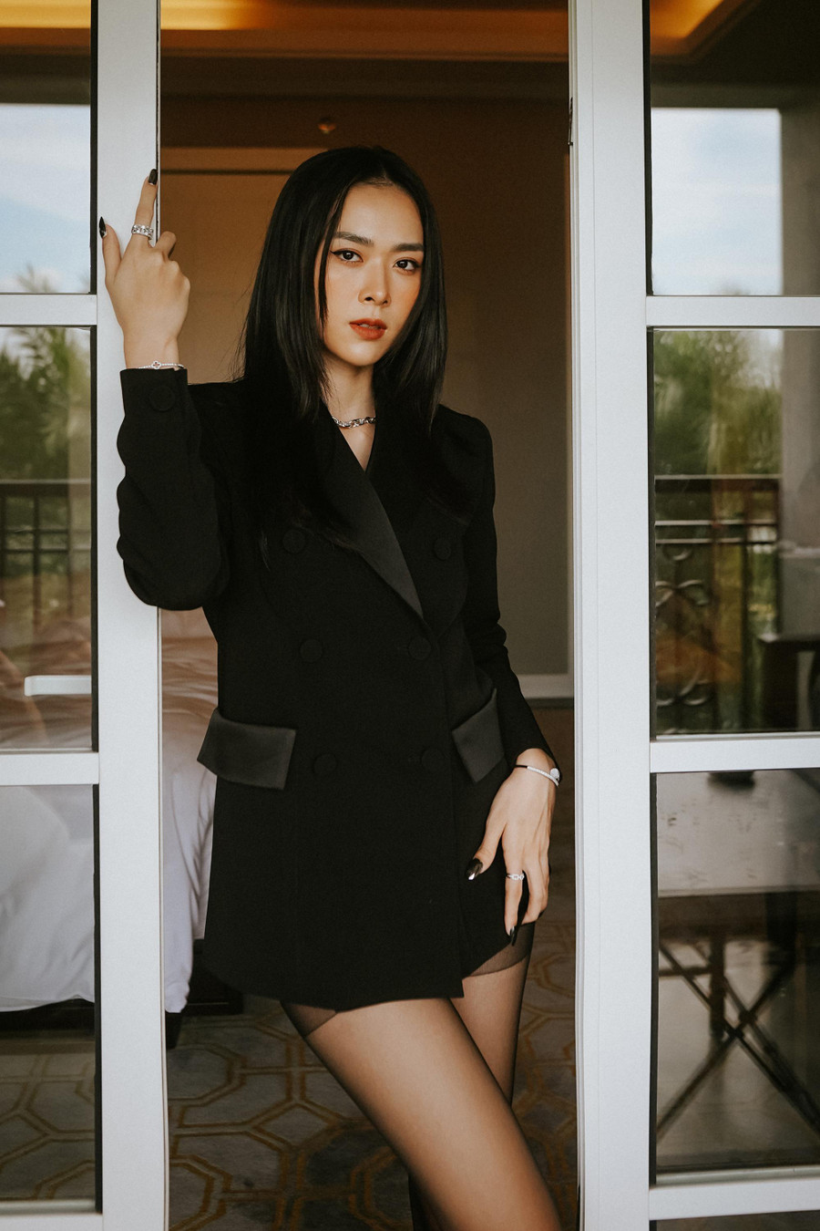 Hơn thế nữa, nữ diễn viên Sức nặng tình thâm cũng vui mừng chia sẻ bản thân đã nhận chức CEO của một thương hiệu mỹ phẩm Hàn Quốc tại Việt Nam. Đây là một thử thách đối với người đẹp dù cô đã có kinh nghiệm trong lĩnh vực kinh doanh. Ảnh: Quỳnh Phạm