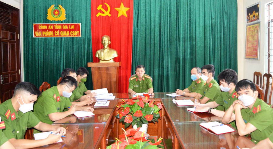 Văn phòng Cơ quan CSĐT Công an tỉnh triển khai nhiệm vụ công tác. Ảnh: Hữu Trường