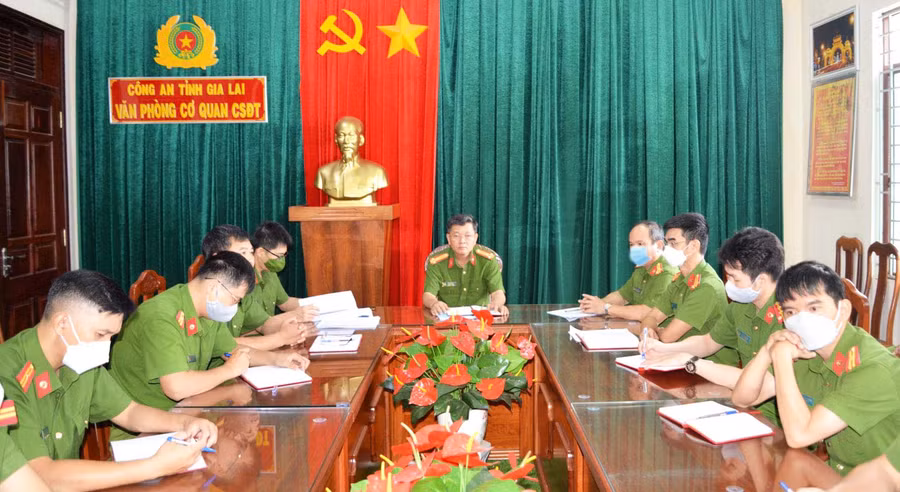 Văn phòng Cơ quan CSĐT Công an tỉnh triển khai nhiệm vụ công tác. Ảnh: Hữu Trường