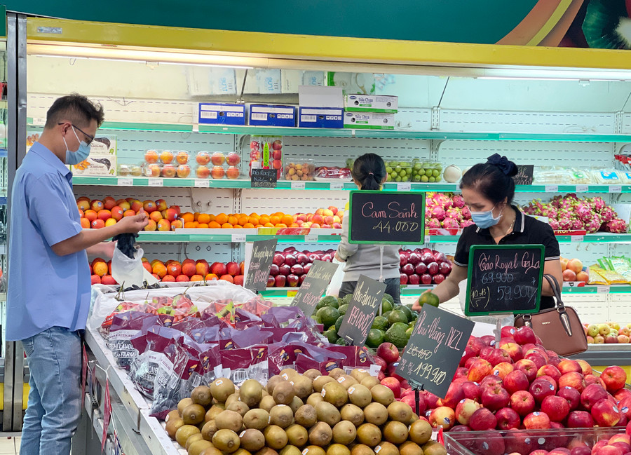 Hiện các doanh nghiệp đầu mối, siêu thị cùng các chủ thể kinh doanh thương mại trên địa bàn tỉnh đã chủ động nguồn hàng phục vụ Tết. Ảnh: Vũ Thảo Hàng thực phẩm dự báo sẽ có mức tăng mạnh nhất trong dịp Tết. Ảnh: Vũ Thảo