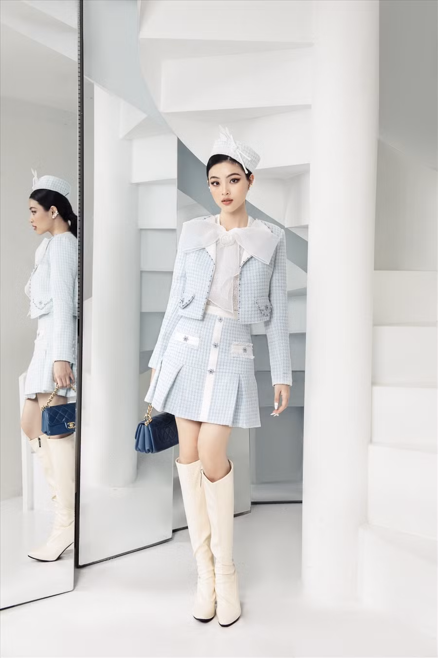 Sự hồn nhiên, mới mẻ và nhan sắc của Lan Thy quả là mang tới “lớp sương khói lãng mạn thanh khiết” đã từng làm say lòng nhạc sĩ tài hoa họ Trịnh và người hâm mộ “Diễm xưa”. 