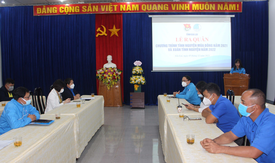 Toàn cảnh lễ ra quân chương trình Tình nguyện mùa Đông và Xuân tình nguyện. Ảnh: Phan Lài