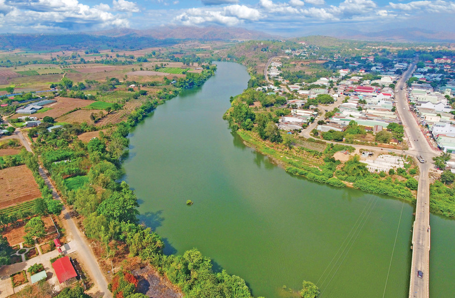 Sông Ba-đoạn chảy qua huyện Kông Chro. Ảnh: Đình Chiến