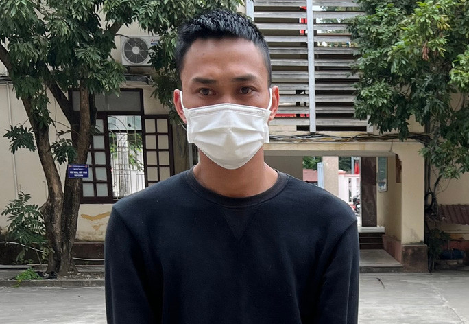 Nguyễn Hữu Dũng tại cơ quan công an. Nguyễn Hữu Dũng tại cơ quan công an