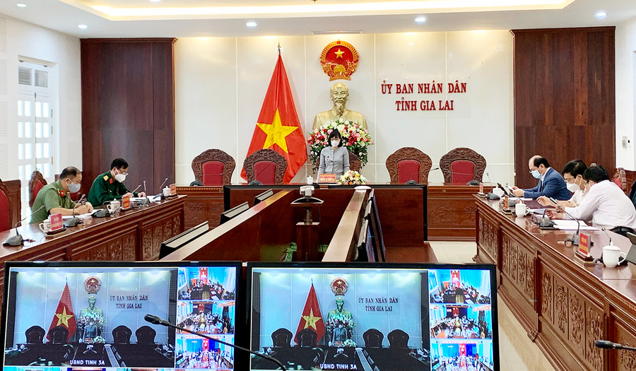 Quang cảnh cuộc họp trực tuyến tại điểm cầu UBND tỉnh. Ảnh: Như Nguyện Quang cảnh cuộc họp trực tuyến tại điểm cầu UBND tỉnh. Ảnh: Như Nguyện